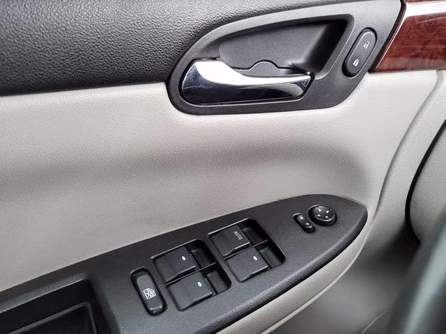 2010 Cyber Gray Metallic Chevrolet Impala LTZ FWD Sedan