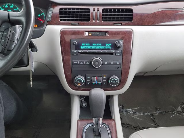 2010 Cyber Gray Metallic Chevrolet Impala LTZ FWD Sedan