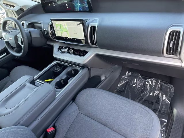 2026 Space Silver Metallic Ford Expedition Active RWD SUV