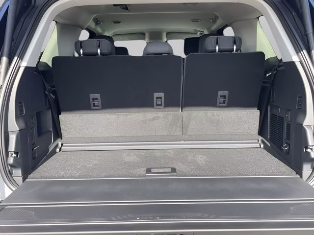 2026 Space Silver Metallic Ford Expedition Active RWD SUV