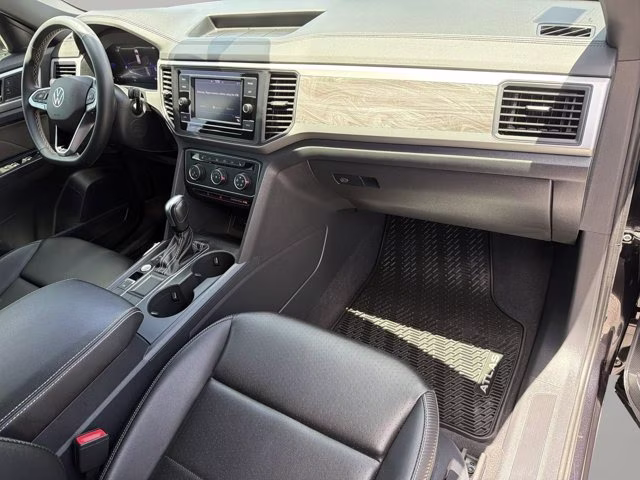 2023 Deep Black Volkswagen Atlas Cross Sport 2.0T SE FWD SUV