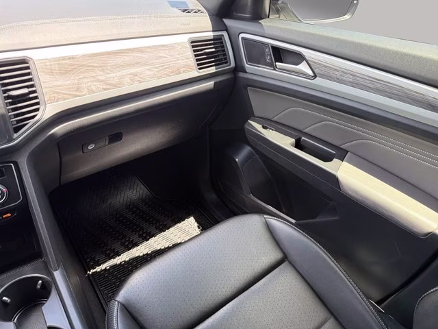 2023 Deep Black Volkswagen Atlas Cross Sport 2.0T SE FWD SUV