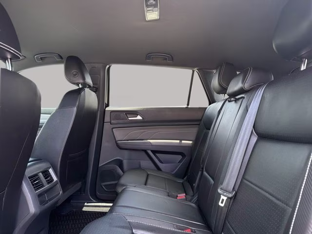 2023 Deep Black Volkswagen Atlas Cross Sport 2.0T SE FWD SUV