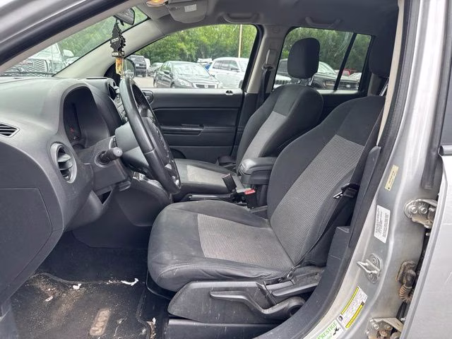 2011 Bright Silver Metallic Clearcoat Jeep Compass Base 4X4 SUV