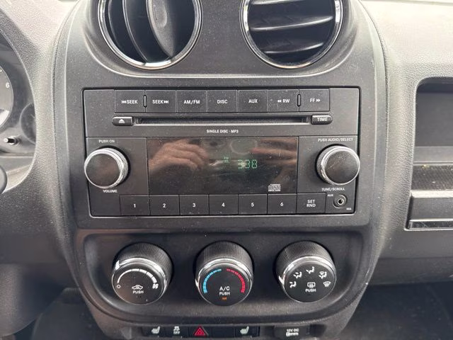 2011 Bright Silver Metallic Clearcoat Jeep Compass Base 4X4 SUV