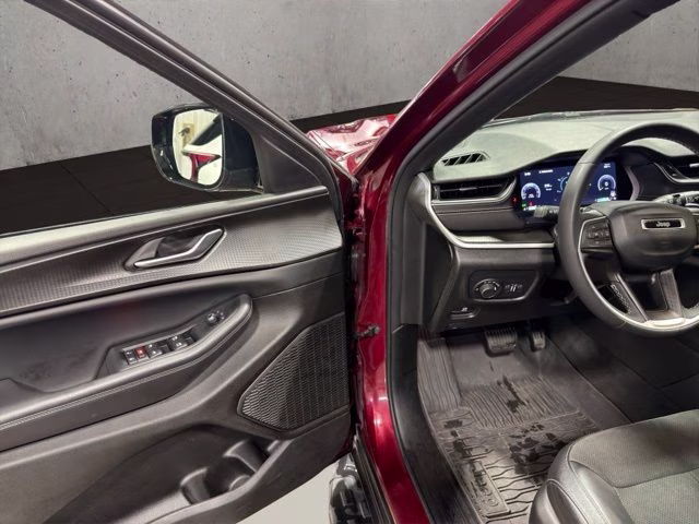 2023 Velvet Red Pearlcoat Jeep Grand Cherokee L Altitude 4X4 SUV
