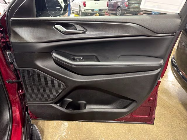 2023 Velvet Red Pearlcoat Jeep Grand Cherokee L Altitude 4X4 SUV