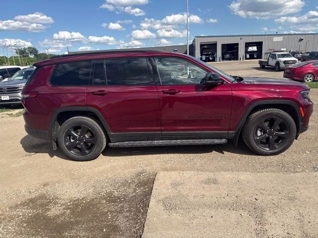 2023 Velvet Red Pearlcoat Jeep Grand Cherokee L Altitude 4X4 SUV