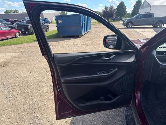 2023 Velvet Red Pearlcoat Jeep Grand Cherokee L Altitude 4X4 SUV