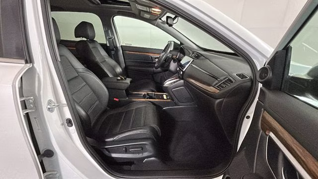 2022 Platinum White Pearl Honda CR-V Hybrid Touring AWD SUV