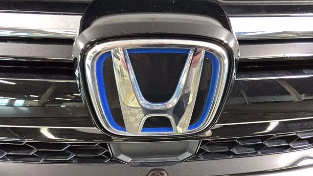 2022 Platinum White Pearl Honda CR-V Hybrid Touring AWD SUV