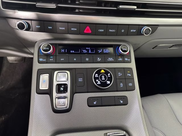 2025 Typhoon Silver Hyundai Palisade SEL AWD SUV