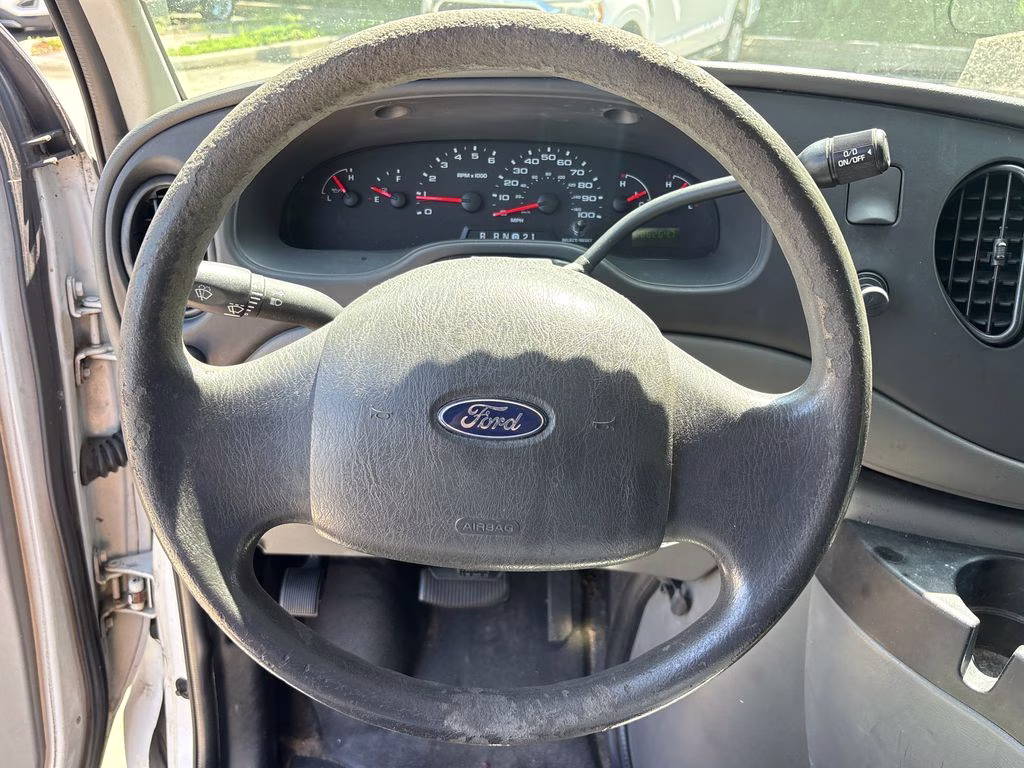 2008 Oxford White Clearcoat Ford E-150 Commercial RWD Van