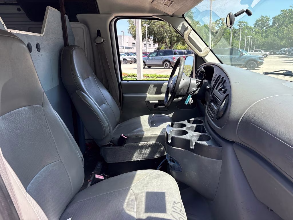 2008 Oxford White Clearcoat Ford E-150 Commercial RWD Van