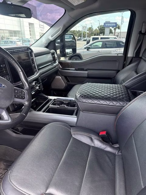 2024 Agate Black Metallic Ford Super Duty F-350 SRW Lariat 4X4 Truck