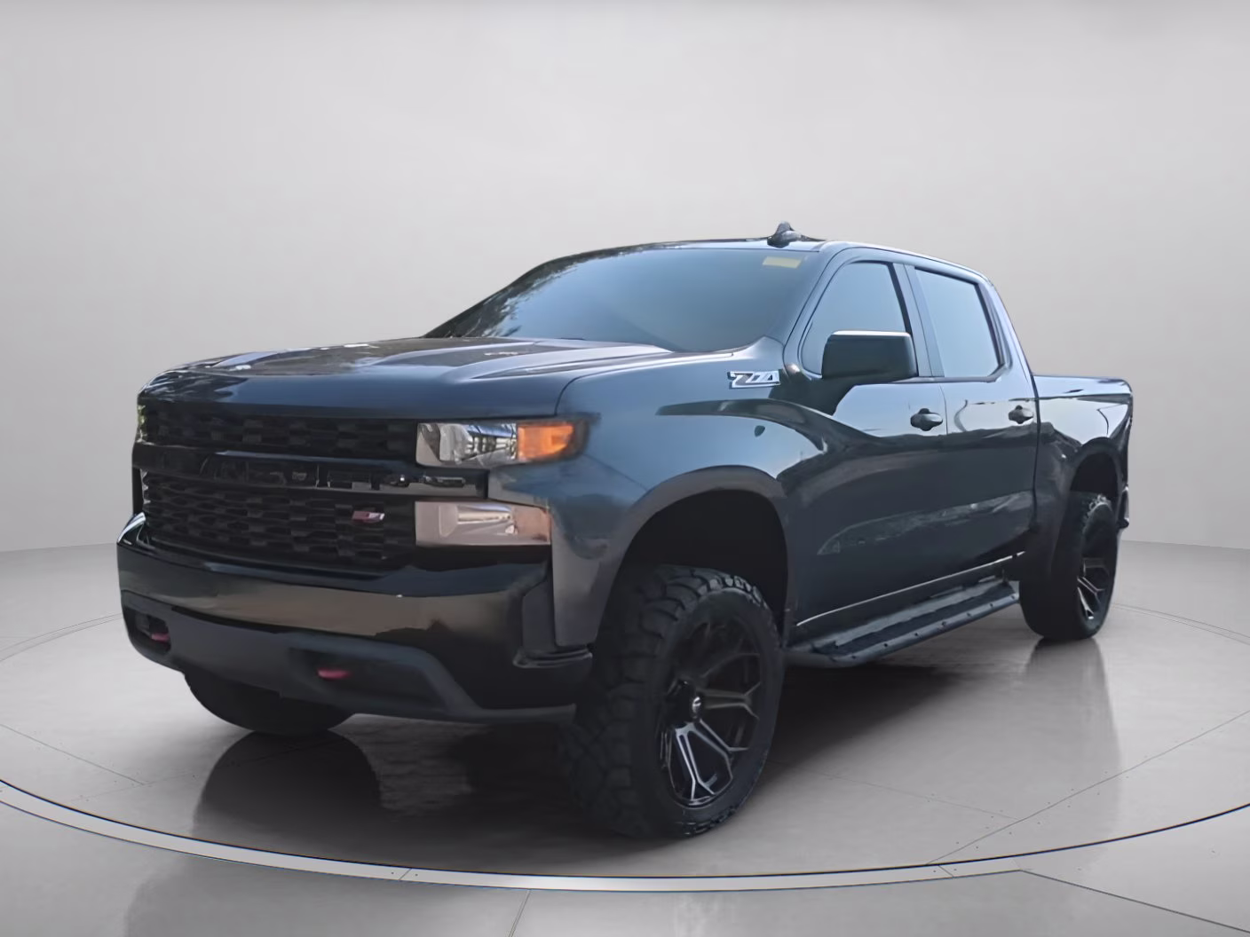 2019 Shadow Gray Metallic Chevrolet Silverado 1500 Custom Trail Boss Crew Cab Pickup 4X4 Truck