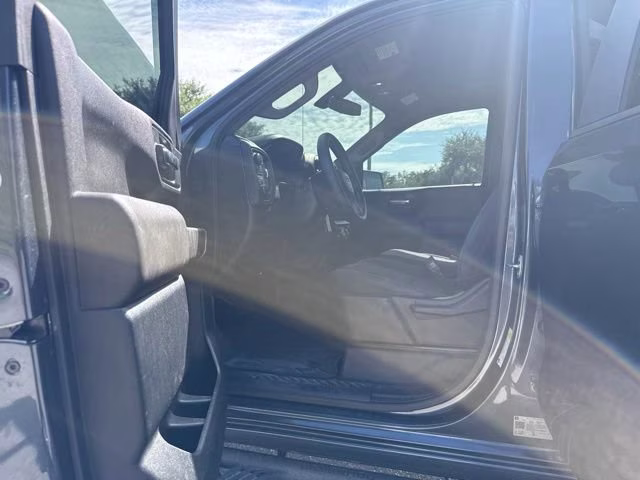 2019 Shadow Gray Metallic Chevrolet Silverado 1500 Custom Trail Boss Crew Cab Pickup 4X4 Truck