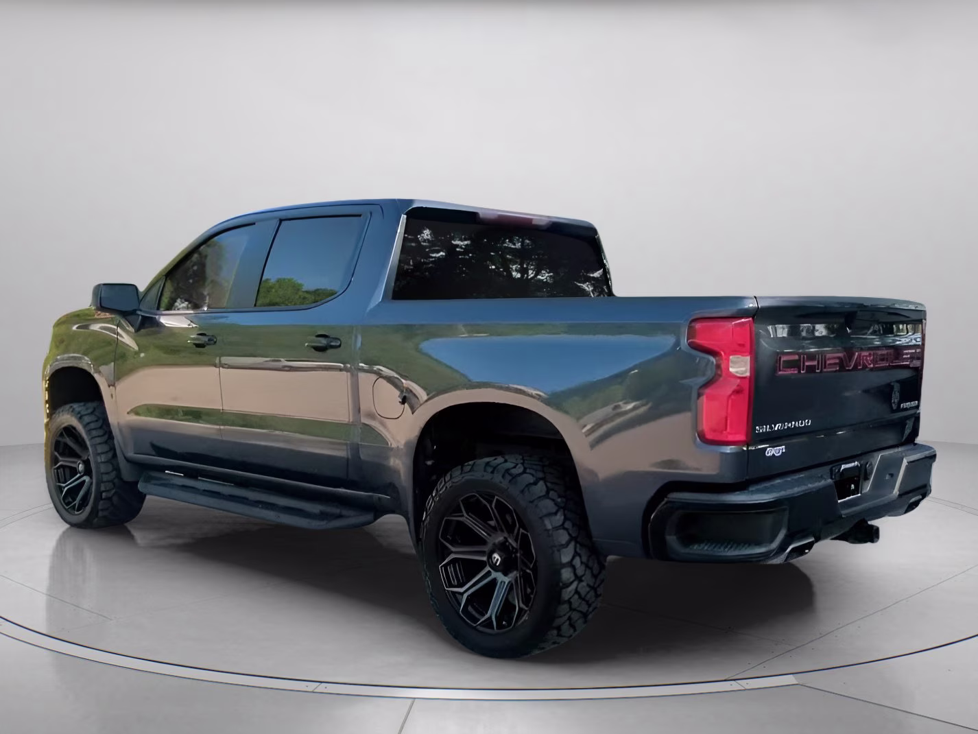 2019 Shadow Gray Metallic Chevrolet Silverado 1500 Custom Trail Boss Crew Cab Pickup 4X4 Truck