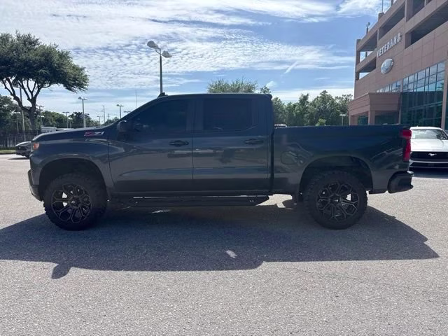 2019 Shadow Gray Metallic Chevrolet Silverado 1500 Custom Trail Boss Crew Cab Pickup 4X4 Truck