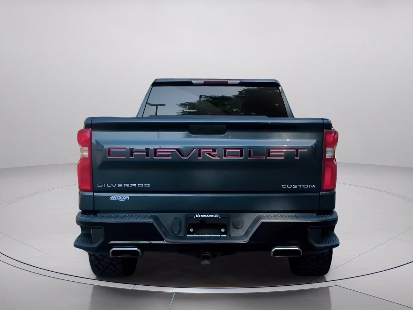 2019 Shadow Gray Metallic Chevrolet Silverado 1500 Custom Trail Boss Crew Cab Pickup 4X4 Truck