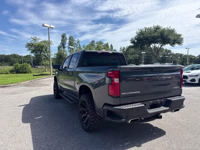 2019 Shadow Gray Metallic Chevrolet Silverado 1500 Custom Trail Boss Crew Cab Pickup 4X4 Truck