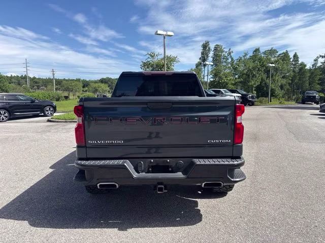 2019 Shadow Gray Metallic Chevrolet Silverado 1500 Custom Trail Boss Crew Cab Pickup 4X4 Truck