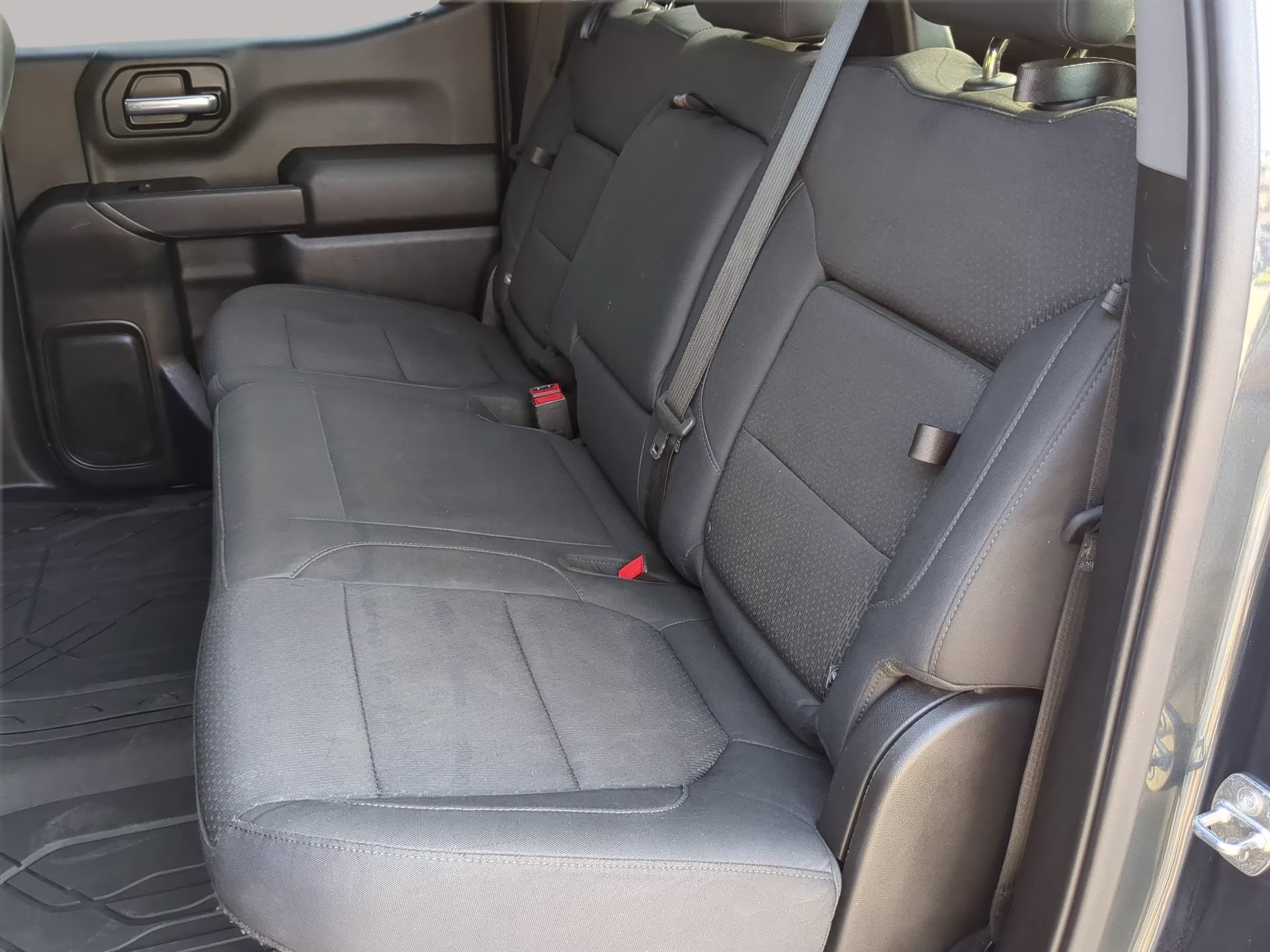 2019 Shadow Gray Metallic Chevrolet Silverado 1500 Custom Trail Boss Crew Cab Pickup 4X4 Truck