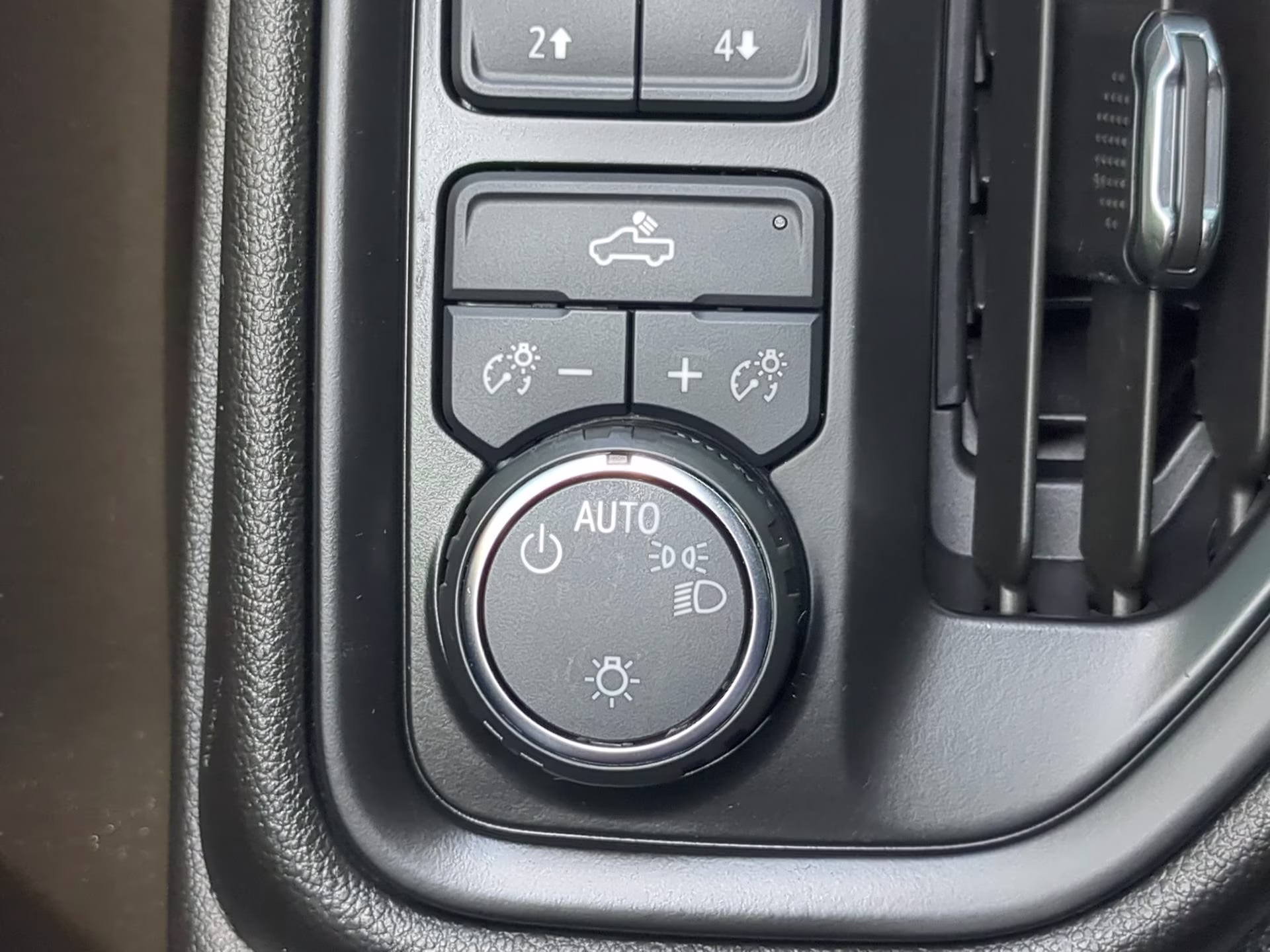 2019 Shadow Gray Metallic Chevrolet Silverado 1500 Custom Trail Boss Crew Cab Pickup 4X4 Truck