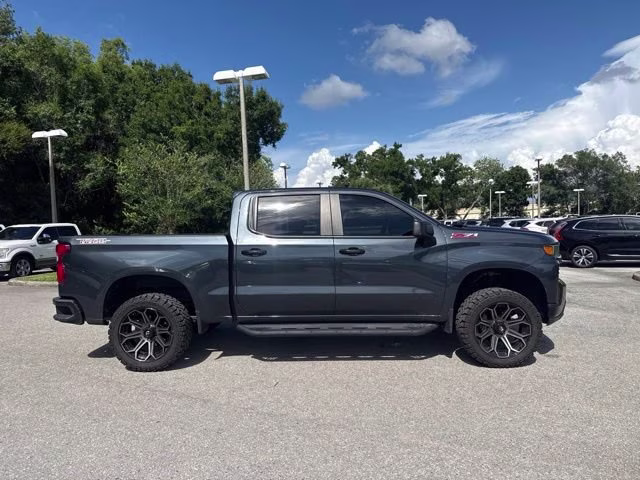 2019 Shadow Gray Metallic Chevrolet Silverado 1500 Custom Trail Boss Crew Cab Pickup 4X4 Truck