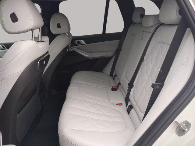 2025 Alpine White BMW X5 xDrive40i AWD SUV