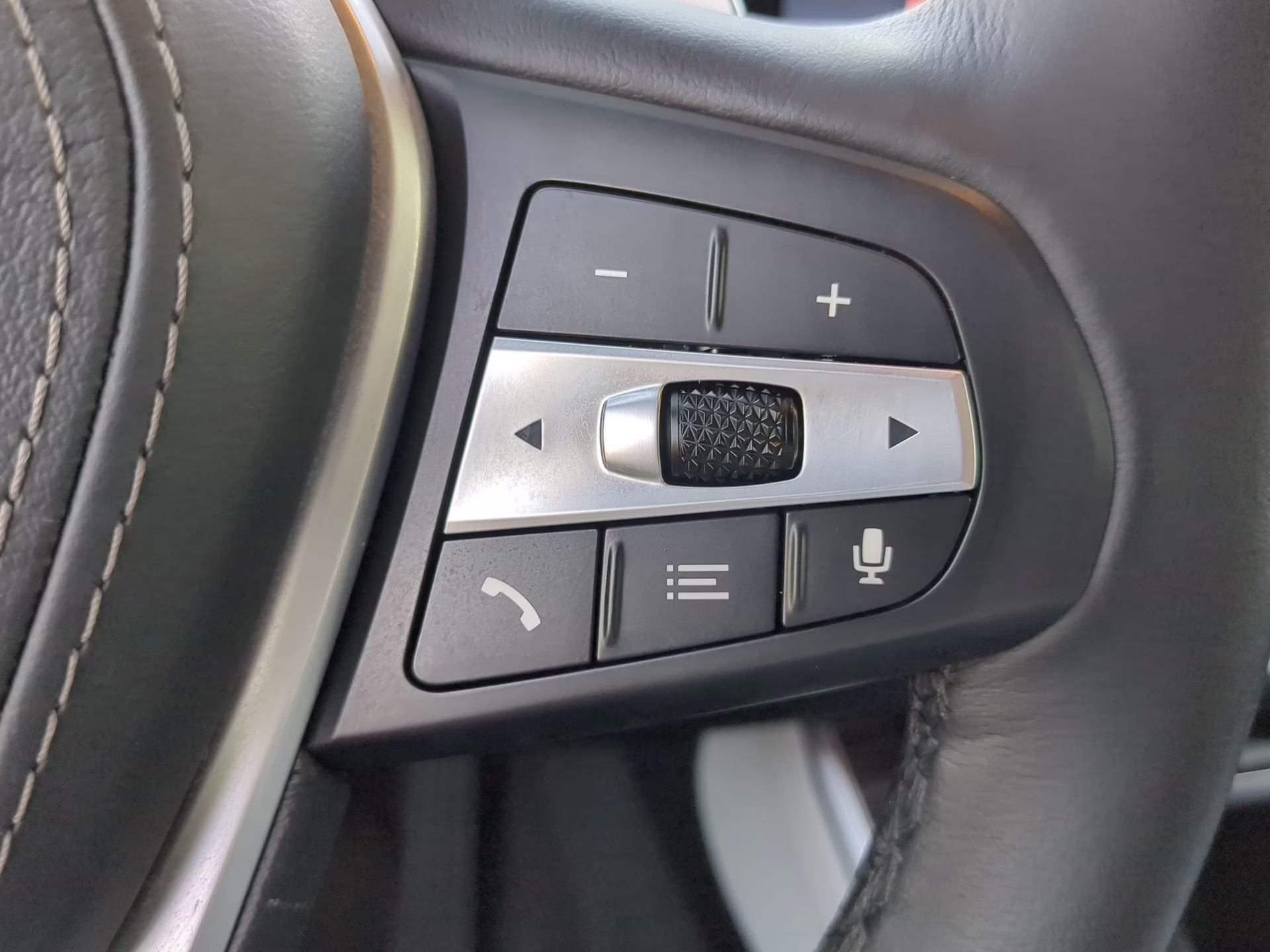 2025 Alpine White BMW X5 xDrive40i AWD SUV