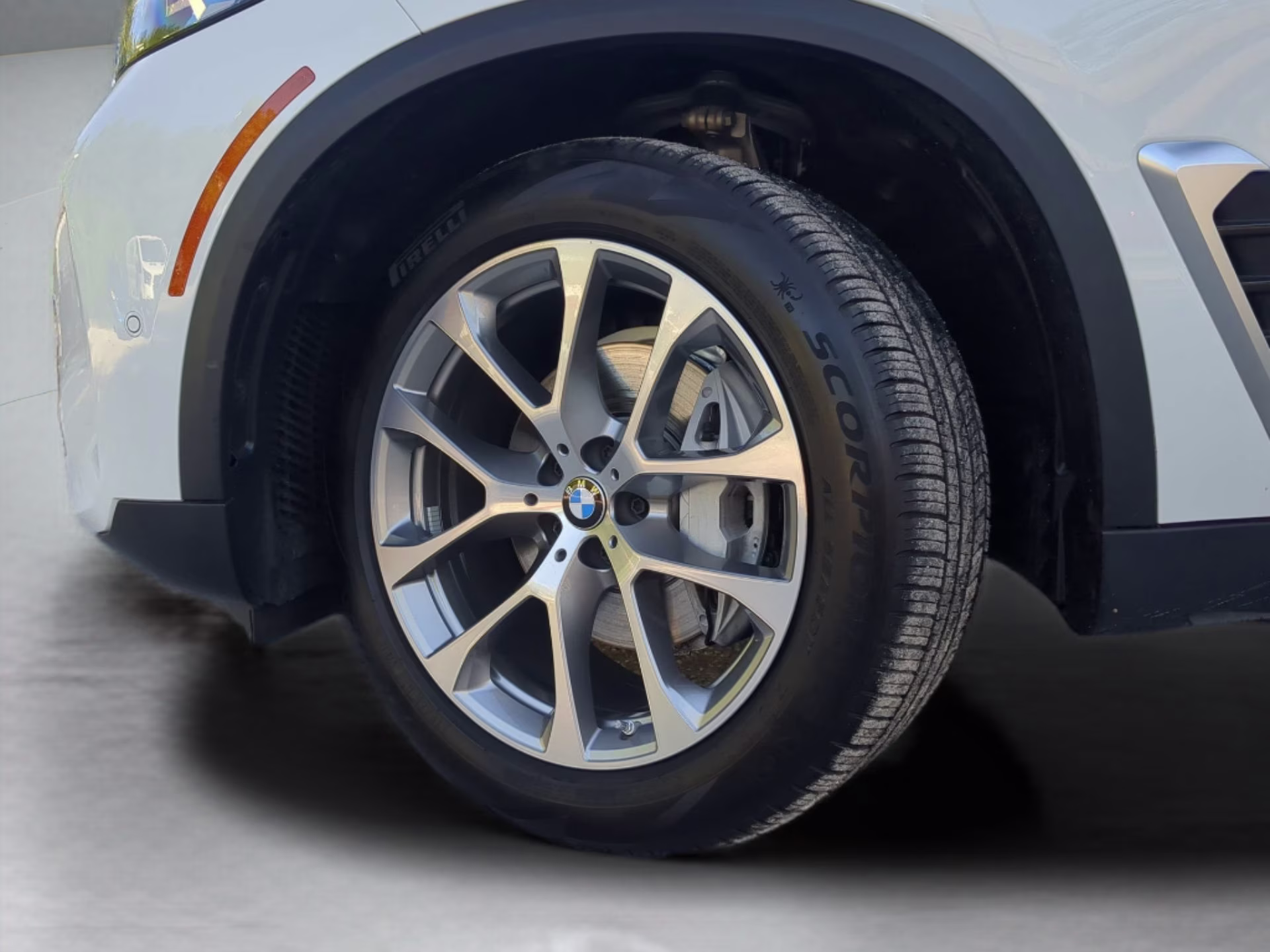 2025 Alpine White BMW X5 xDrive40i AWD SUV