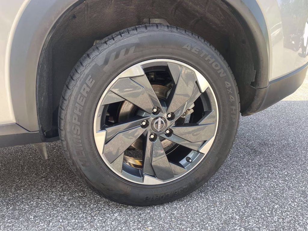 2025 Brilliant Silver Metallic Nissan Rogue SV AWD SUV