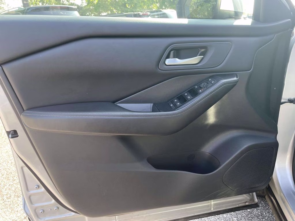 2025 Brilliant Silver Metallic Nissan Rogue SV AWD SUV