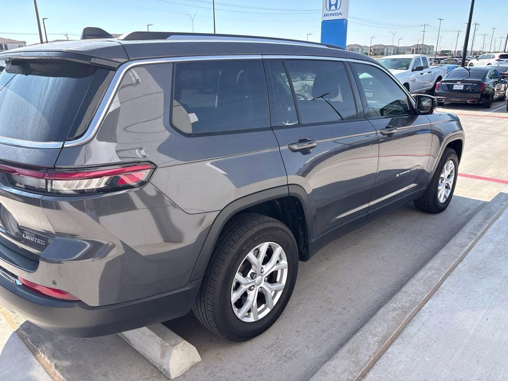 2023 Baltic Gray Metallic Clearcoat Jeep Grand Cherokee L Limited 4X4 SUV