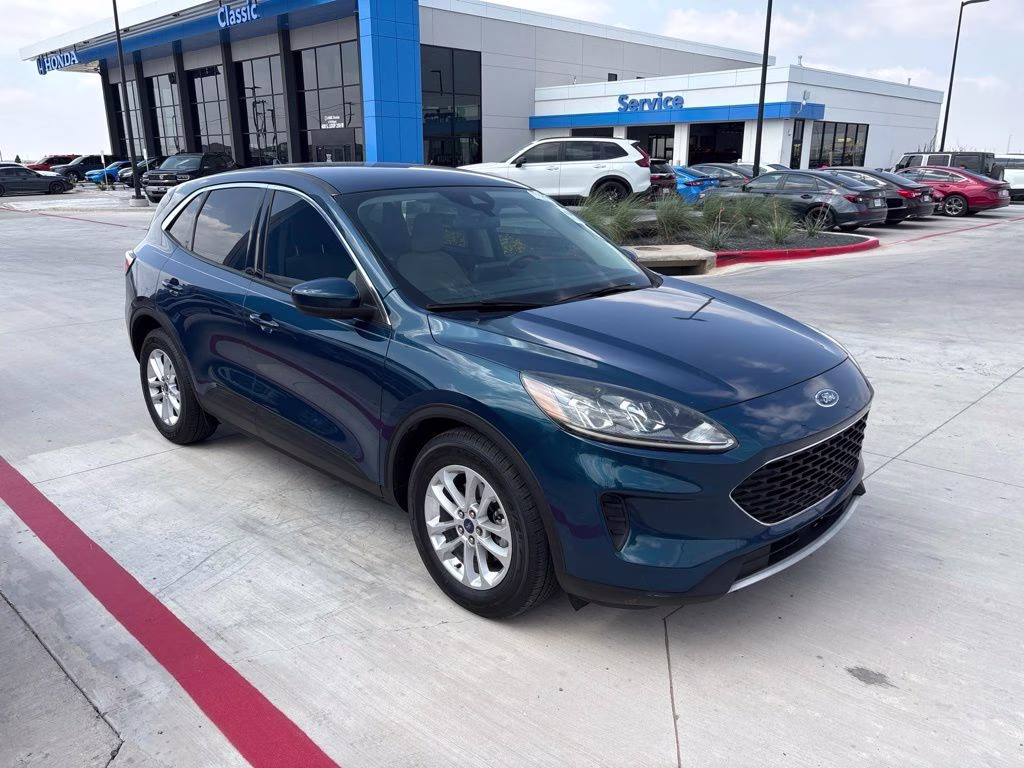 2020 Green Metallic Ford Escape SE FWD SUV