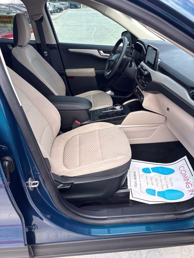 2020 Green Metallic Ford Escape SE FWD SUV