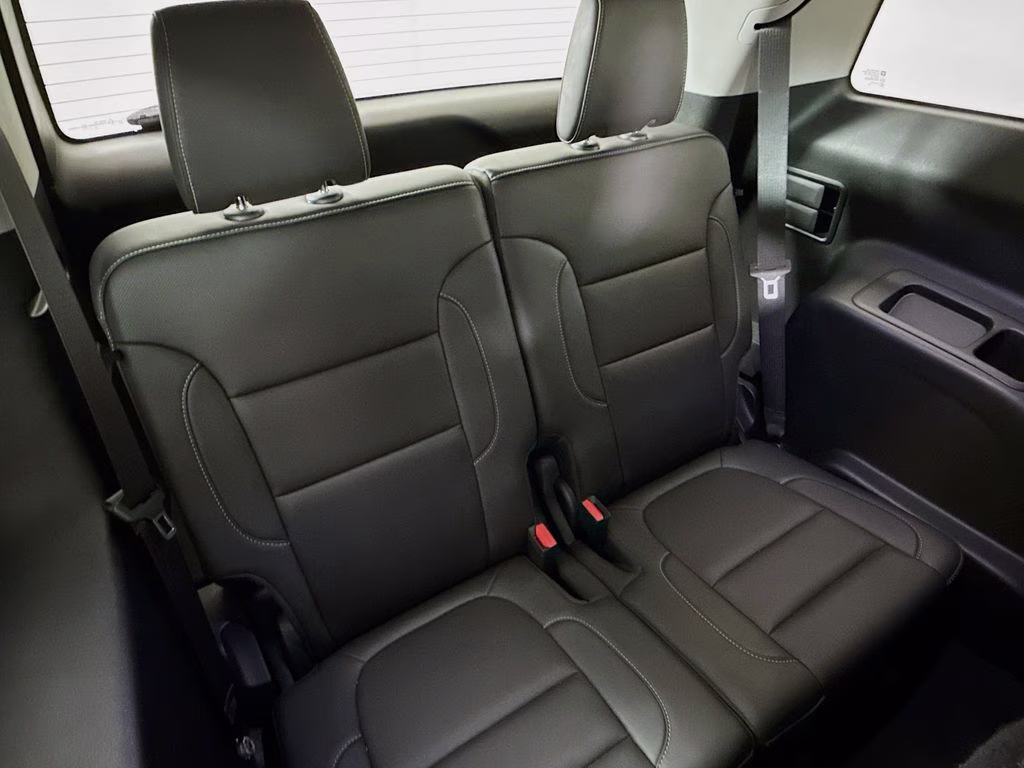 2023 Summit White GMC Acadia SLT AWD SUV