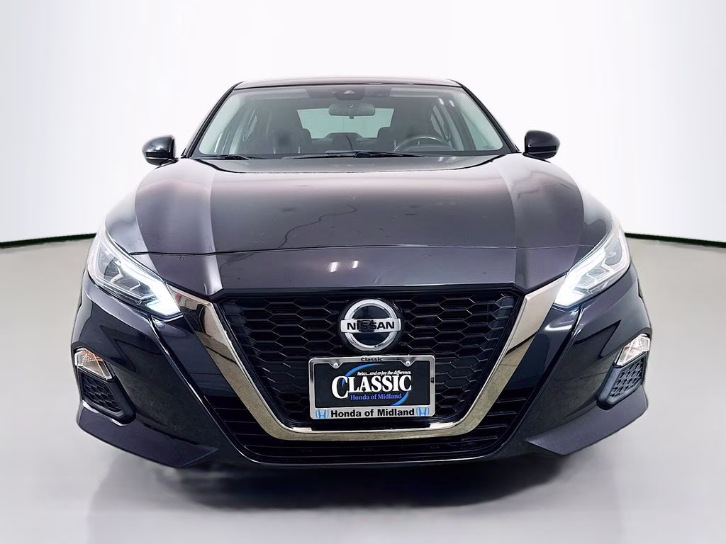 2020 Super Black Clearcoat Nissan Altima 2.5 SR FWD Sedan