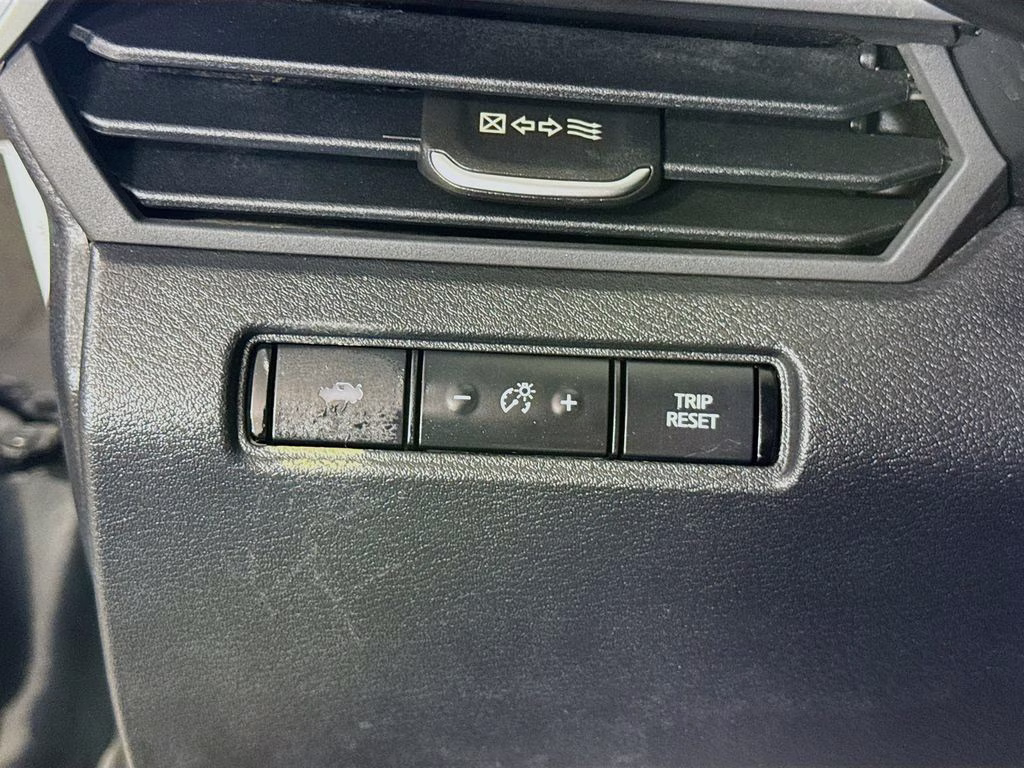 2020 Super Black Clearcoat Nissan Altima 2.5 SR FWD Sedan