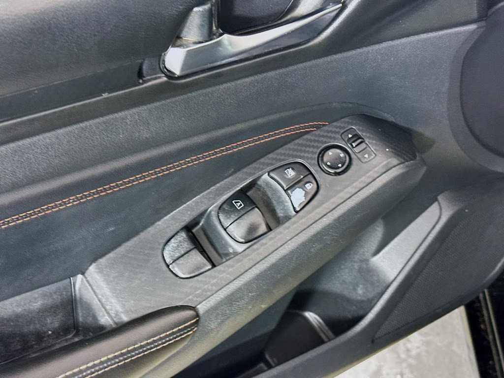 2020 Super Black Clearcoat Nissan Altima 2.5 SR FWD Sedan