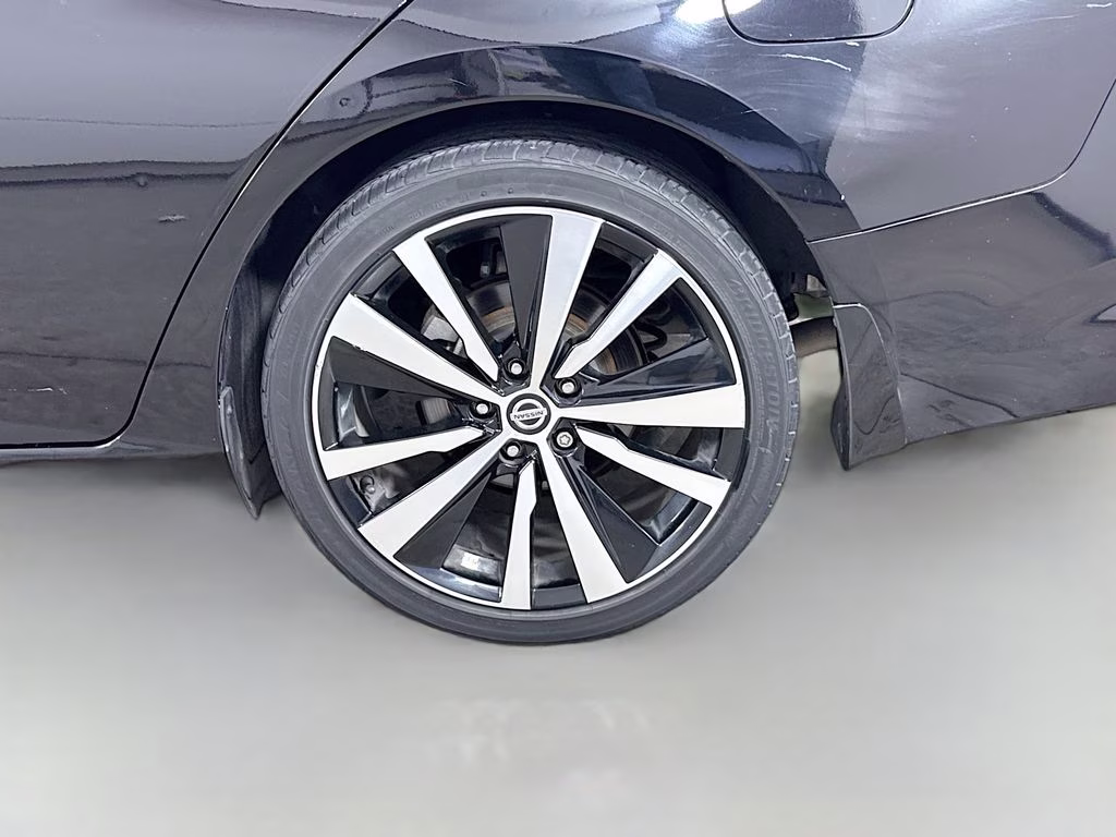 2020 Super Black Clearcoat Nissan Altima 2.5 SR FWD Sedan