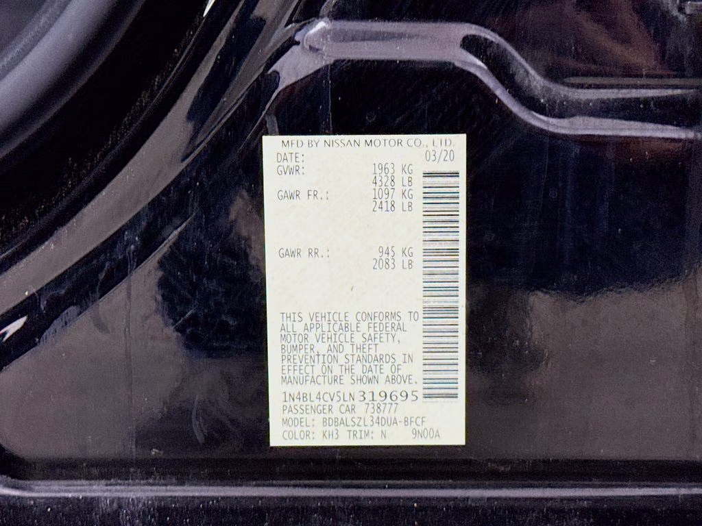 2020 Super Black Clearcoat Nissan Altima 2.5 SR FWD Sedan