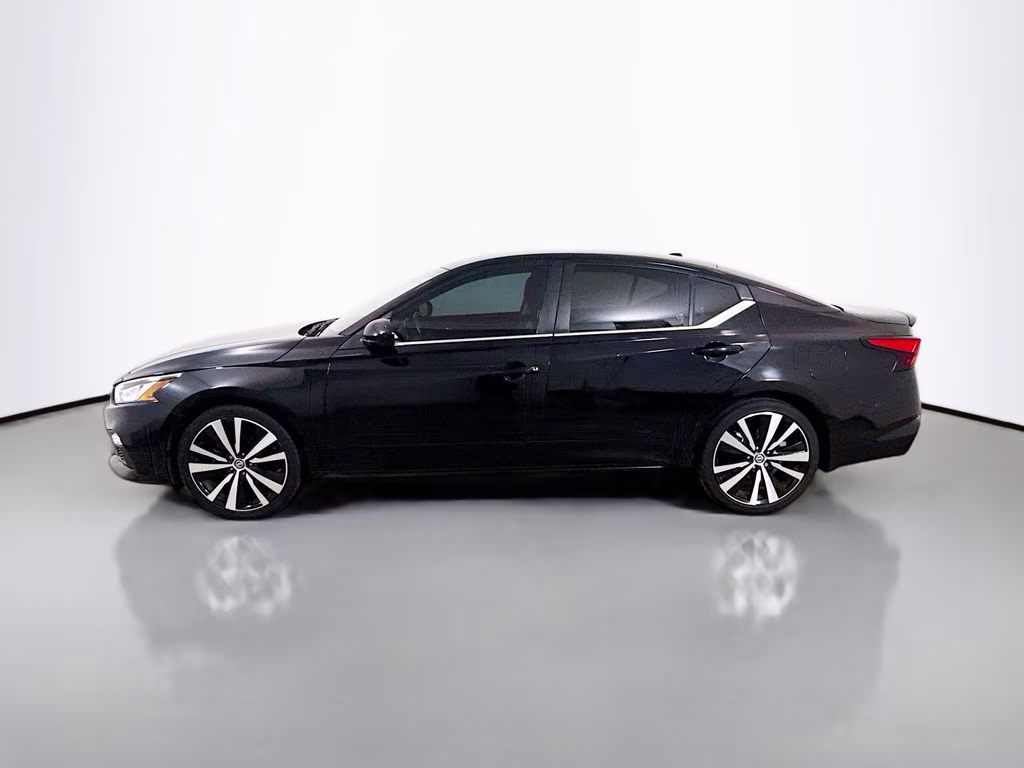 2020 Super Black Clearcoat Nissan Altima 2.5 SR FWD Sedan