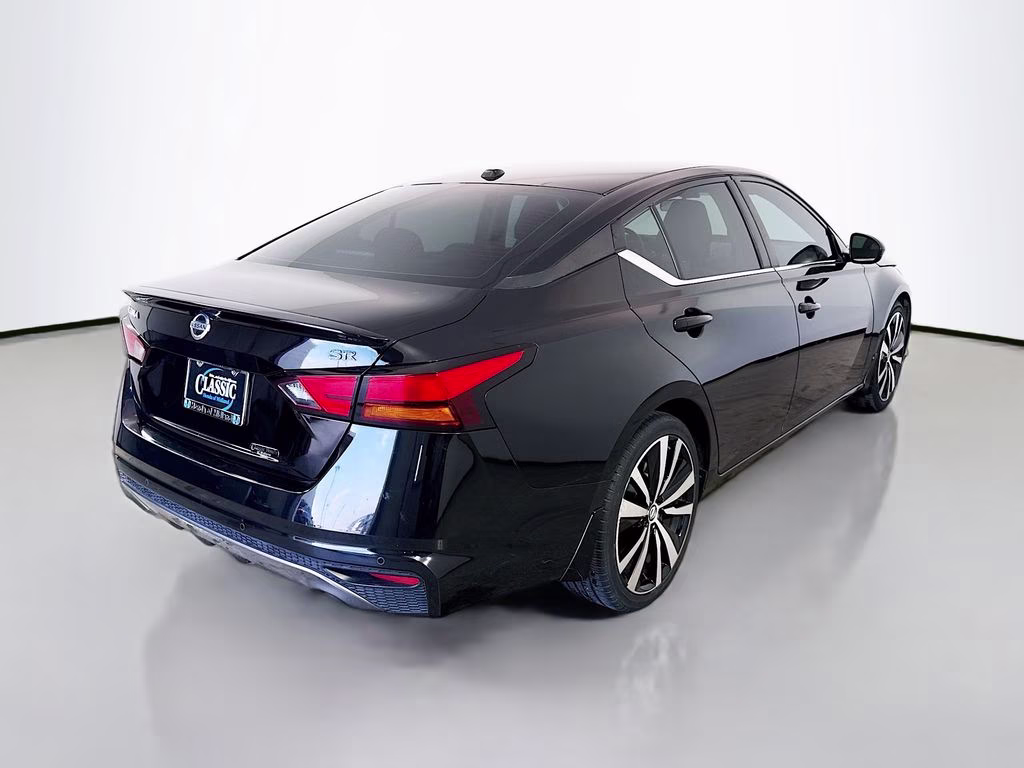 2020 Super Black Clearcoat Nissan Altima 2.5 SR FWD Sedan