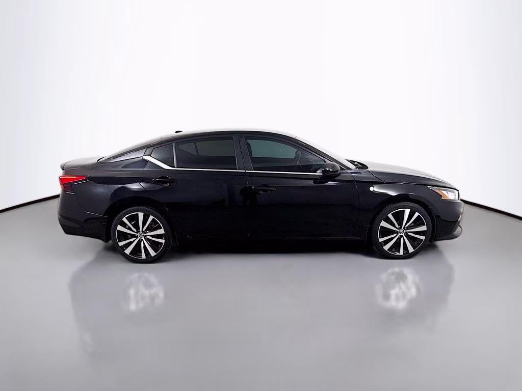 2020 Super Black Clearcoat Nissan Altima 2.5 SR FWD Sedan