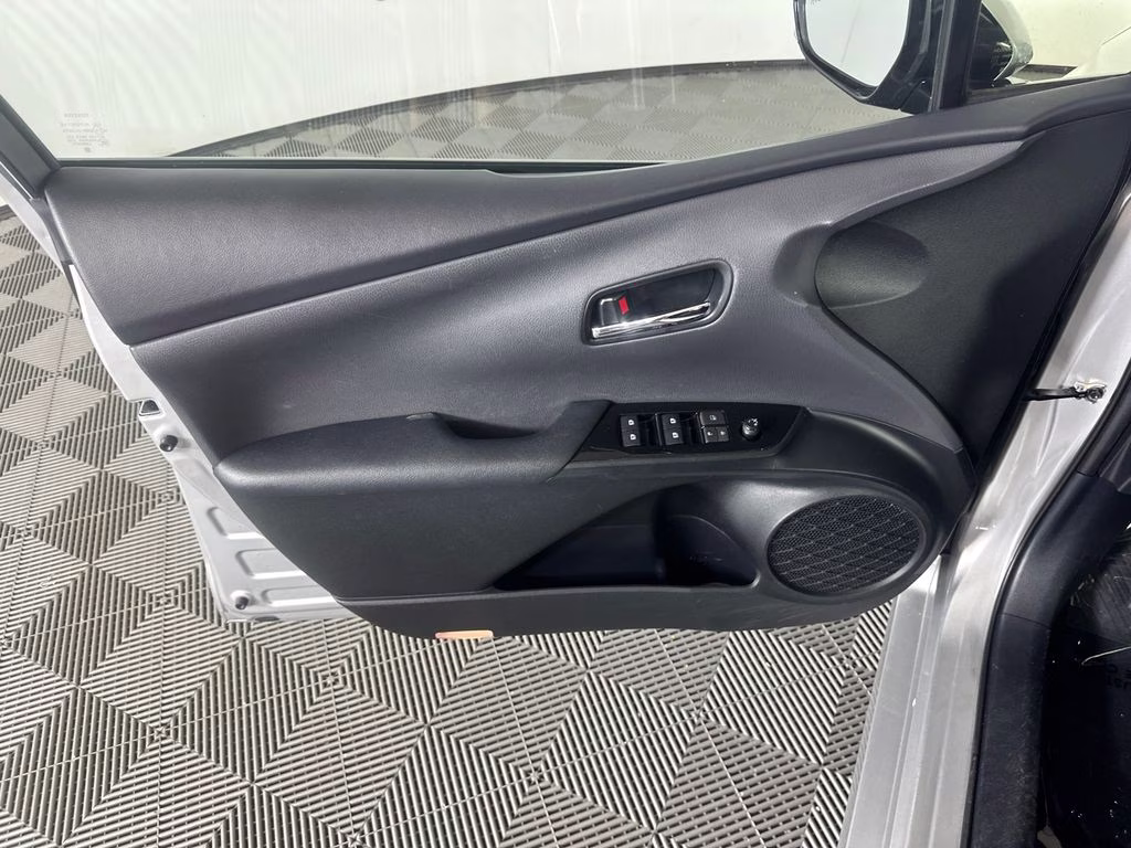 2017 Classic Silver Metallic Toyota Prius Prime Advanced FWD Hatchback