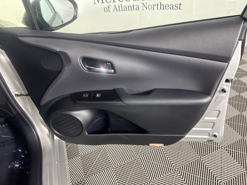 2017 Classic Silver Metallic Toyota Prius Prime Advanced FWD Hatchback