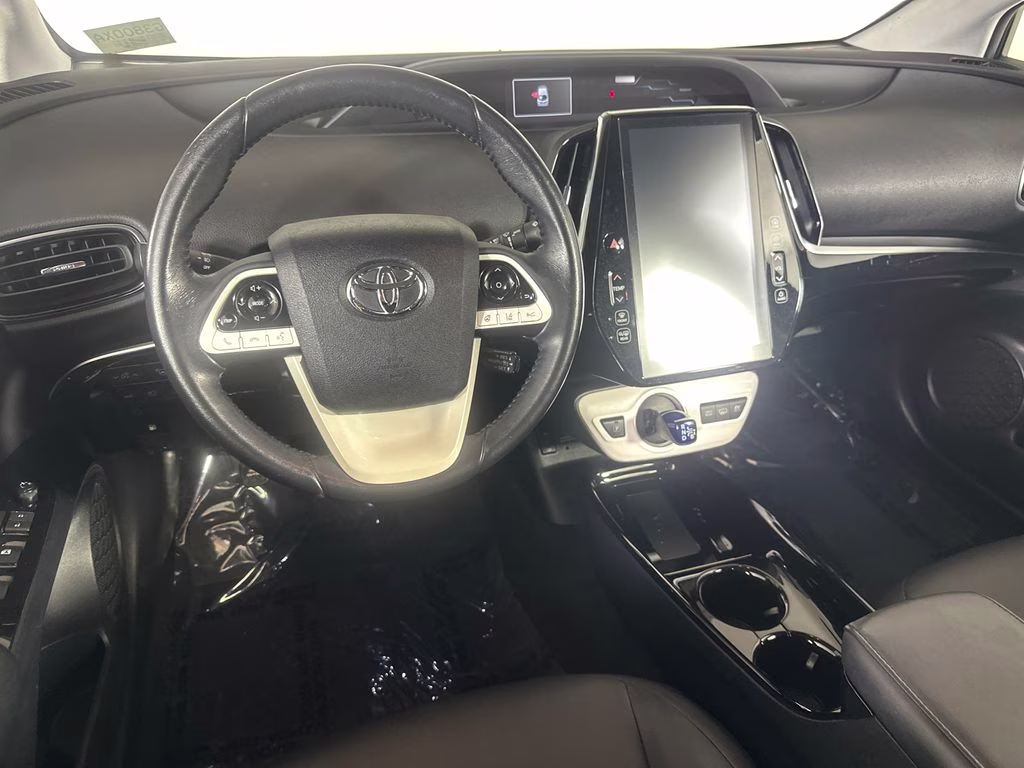 2017 Classic Silver Metallic Toyota Prius Prime Advanced FWD Hatchback
