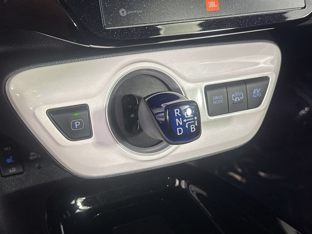 2017 Classic Silver Metallic Toyota Prius Prime Advanced FWD Hatchback